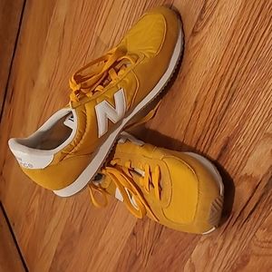 Men's New Balance Mustard Sneakers 10 .5